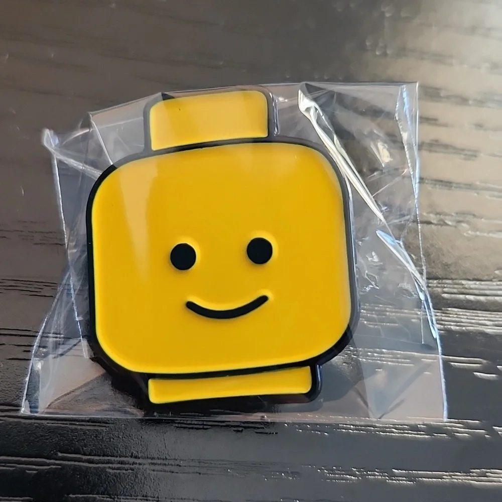 Lego Minifig Head Inspired Enamel Pin - Picture 4 of 4